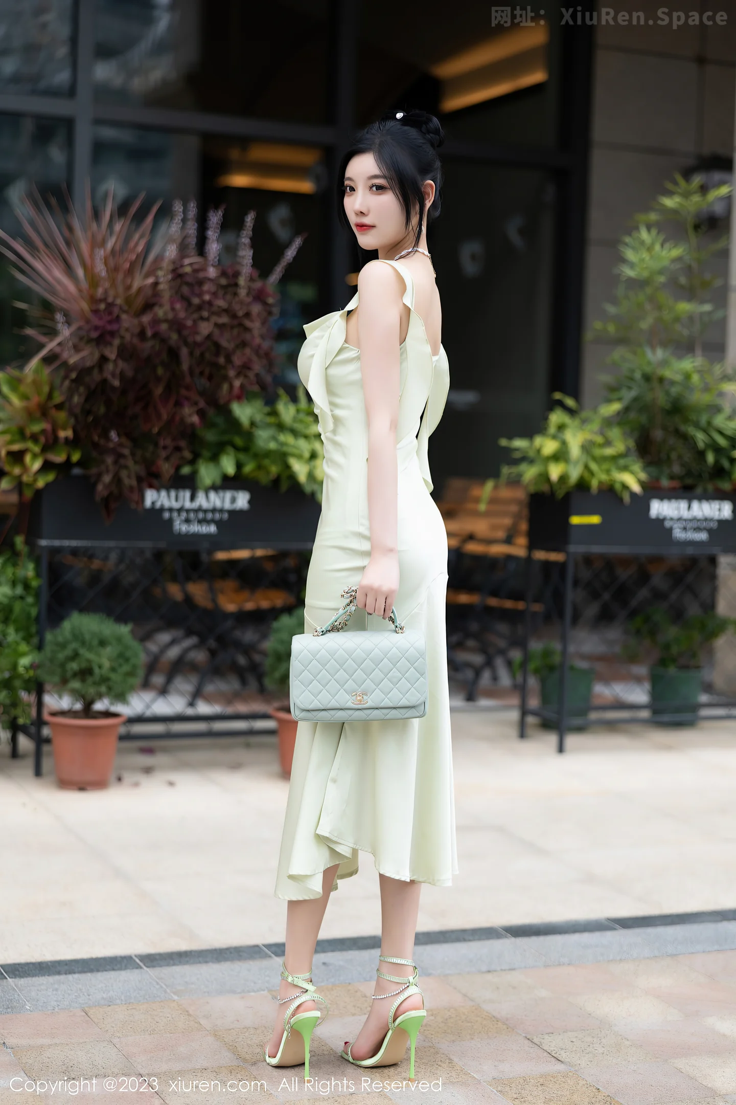 图片[5]-[XiuRen秀人网]VOL.7410 女神杨晨晨Yome淡绿连衣长裙+轻透薄纱情趣旗袍惹火诱惑写真82P-秀人网官方网站